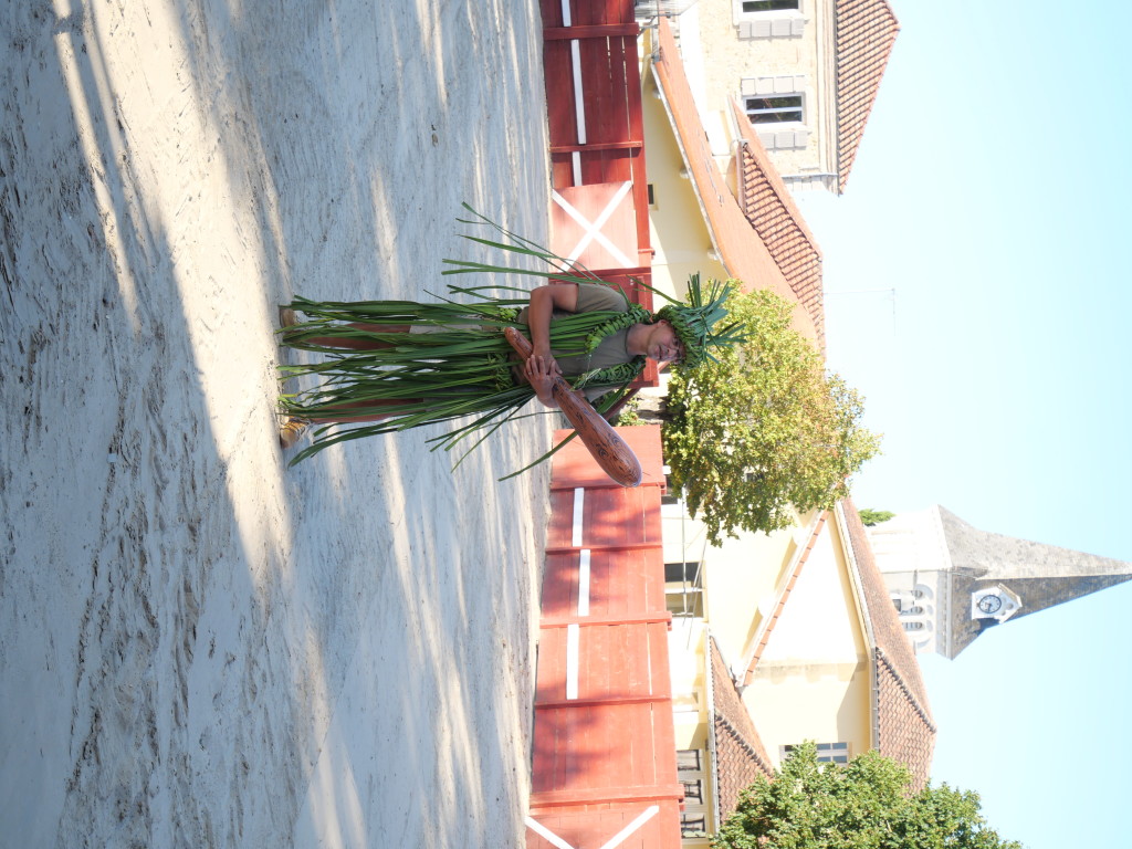 P1003037
